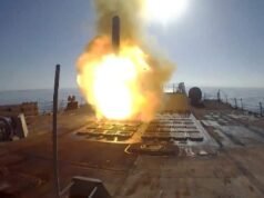 MUNDO El Intransigente Os Estados Unidos destroem navios iranianos que exploram a rota petrolífera mais importante do planeta.