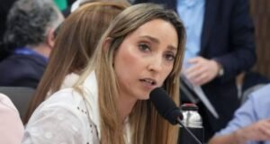 Julia Strada apedreja o promotor Taiano após novas revelações no caso $ LIBRA POLITICA El Intransigent