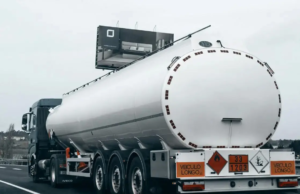 Bahrein emite alerta para ficar em casa após incêndio na província de Muharraq