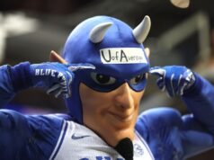 O popular streamer ao vivo Lacy invade os assentos gratuitos do March Madness