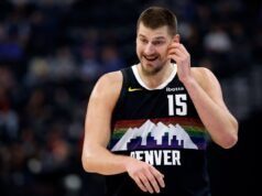 Nikola Jokic, do Nuggets, faz uma declaração de moda hilariante