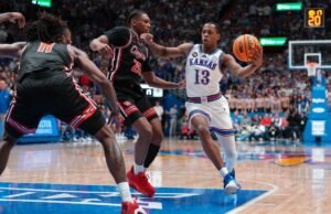 Como assistir Kansas x Houston: transmissão ao vivo do torneio Big 12, canal de TV