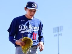 Dave Roberts, dos Dodgers, revela as lutas de Rocky Sasaki