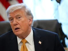 Endosso de moeda de ouro de Trump provoca indignação: ‘Descontroladamente fora de alcance’