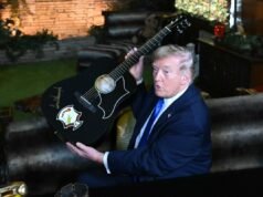 A pergunta de Trump sobre a luta contra Elvis em Graceland atrai piadas online