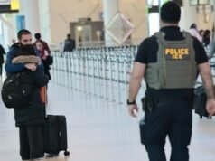 Oficial da TSA diz que agentes do ICE estão “no caminho”