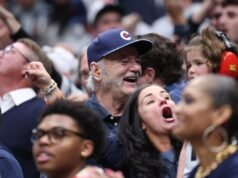 Bill Murray enlouquece durante o retorno histórico de UConn contra Duke