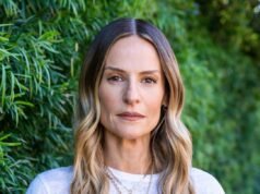 A agente de reservas Lucy Dickins ingressa na CAA