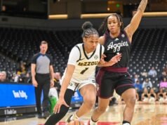 Shannon Dowell entra no portal de transferência