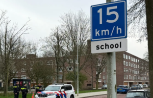 A explosão danificou a escola judaica em Amsterdã, mas ninguém ficou ferido.