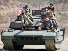 A filha da Coreia do Norte, Kim, montou um tanque durante exercícios do exército
