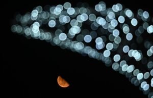 A lua entrará em seu terceiro quarto amanhã! Aqui está o que você precisa saber