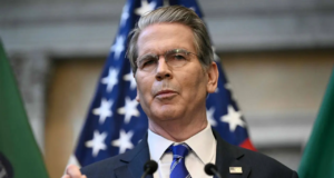 EUA suspendem brevemente sanções para liberar petróleo iraniano