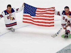 A equipe dos EUA faz história com seu quinto ouro consecutivo nos Jogos Paraolímpicos de Hóquei em Trenó, marcando mais uma vitória sobre o Canadá