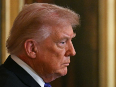 Trump promete escolta naval para petroleiros enquanto o Irã exige controle do Estreito de Ormuz