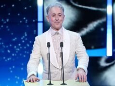 Alan Cumming pede desculpas após incidente de calúnia racista no BAFTA