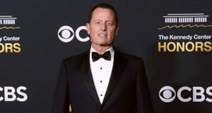 Richard Grenell tenta envergonhar jornalista do NYT, mas é ridicularizado
