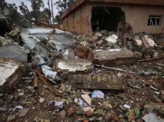 Detritos de mísseis interceptados nos Emirados Árabes Unidos matam dois, dizem relatórios