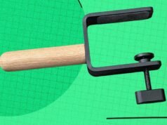 Prendo todos os acessórios que posso em minha mesa para evitar confusão. Você deveria fazer o mesmo.