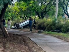 Choque: Uma menina de 8 anos morreu depois que o motorista perdeu o controle do carro e capotou