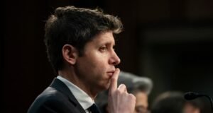 OpenAI fica na defensiva enquanto Anthropic aumenta após a precipitação do Pentágono