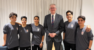 Austrália concede asilo a 5 jogadores de futebol iranianos em meio a preocupações de segurança em casa