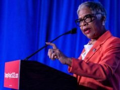 Kennedy Center deve permitir que a congressista fale na reunião do conselho de reformas de Trump, decide o juiz