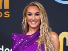 A esposa de Jason Aldean, Brittany, compartilha fotos de biquínis das férias de primavera com os fãs