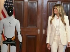 Robô e primeira-dama: há um andróide ao lado de Melania Trump na Casa Branca