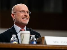 Presidente da FCC convida reação bipartidária à medida que a batalha do MAGA contra a imprensa se intensifica