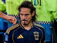 O gesto de dor de Cavani em um camarote no La Bombonera preocupou todos no Boca
