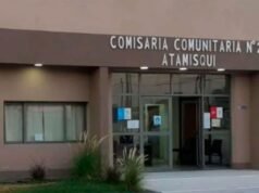 Eles prenderam uma mulher que espancou brutalmente seu filho de 13 anos na Villa Atomisqui