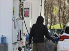 O preço da bomba está subindo rapidamente em todo Quebec, especialmente em Montreal