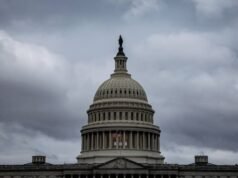 Congresso dos EUA tenta chegar a acordo para acabar com impasse orçamental