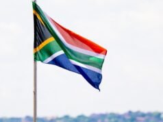 África do Sul: Milhares marcham pela “soberania” após repressão americana