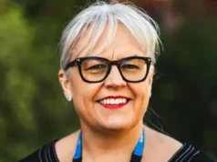 Enfermeira chefe completa ciclo de reintegração no hospital onde estagiou