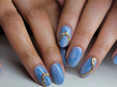 Estas 15 ideias de unhas cromadas de abril são ousadas, brilhantes e perfeitas para a temporada de festivais