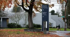 A denúncia afirma que Legacy demitiu a enfermeira por causa de sua preocupação com o suprimento de sangue do hospital de Portland.