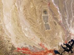 O enorme painel solar visto em uma foto orbital daquele dia, 5 de março de 2026