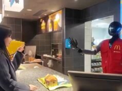 Assista ao teste do robô humanóide do McDonald’s na linha de frente