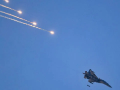 Ataque aéreo mortal em Cabul faz com que famílias procurem por entes queridos no Eid