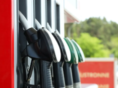 A Rússia proibirá as exportações de gasolina a partir de 1º de abril para estabilizar os preços internos