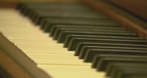 Por que um dos pianistas mais famosos da Itália está passando um mês em Oregon