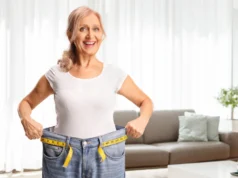 Mulheres com mais de 50 anos perdem 35% do peso com esta combinação surpreendente