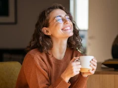 Beber café todos os dias pode proteger seu cérebro, descobriu um estudo de 43 anos