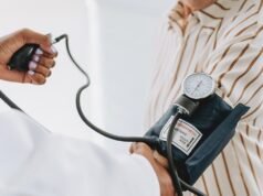 Verificações da pressão arterial podem prever o risco futuro de demência, segundo estudo