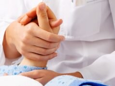 Espanha: Uma jovem paraplégica recebe cuidados médicos à beira da morte, apesar das objeções do pai