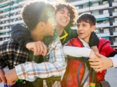 Filmax adquire os direitos da comédia dramática adolescente “Bros” das Irmãs Rodríguez Colás