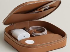 A Hermès não inclui um adaptador de energia com o estojo de carregamento de US$ 5.150