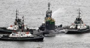 Homem iraniano e mulher romena acusados de tentativa de entrada na base nuclear do Reino Unido